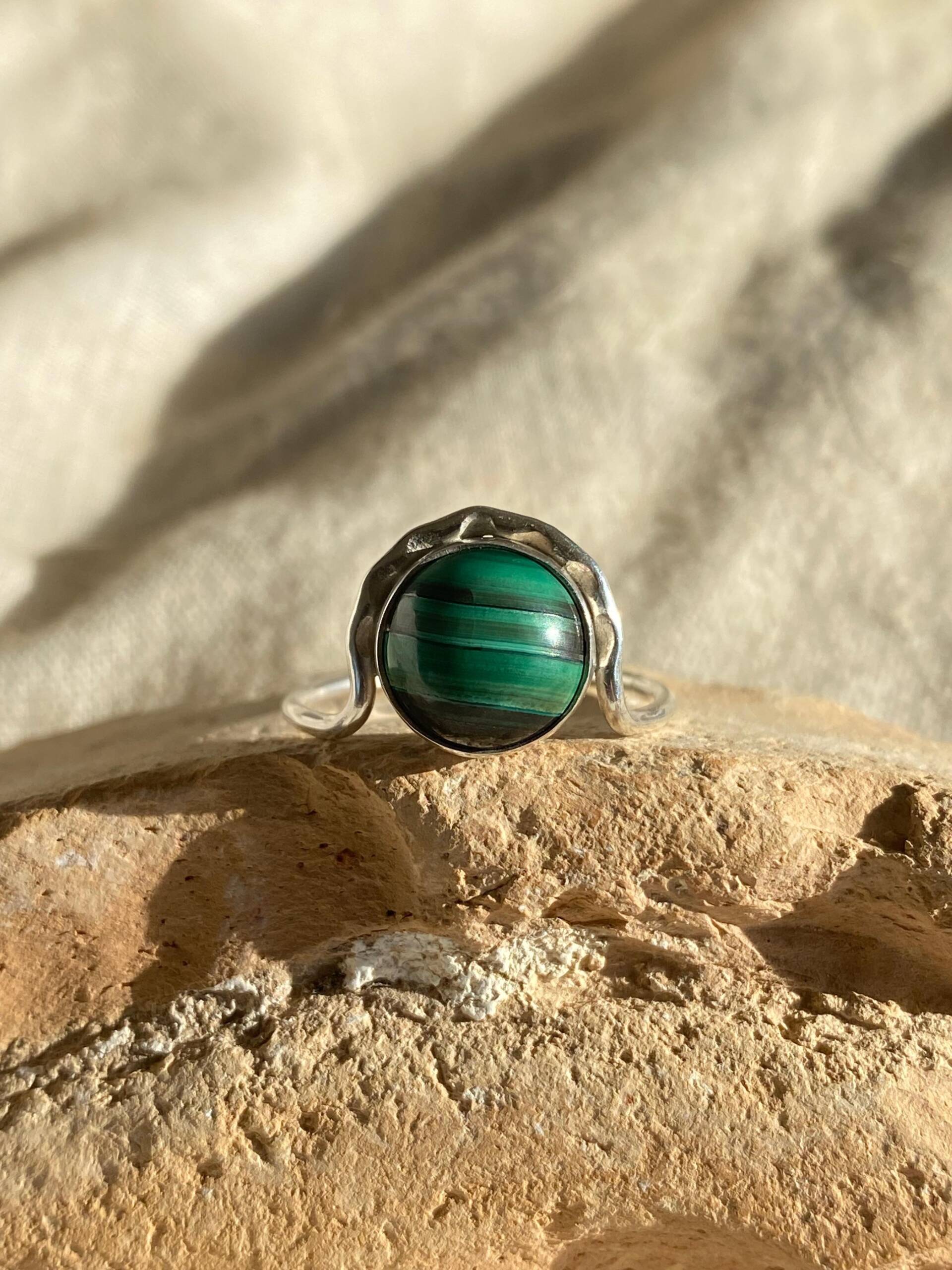 anillo be water malaquita