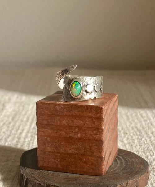 ANILLO PLATA TACHAS OPALO NEGRO