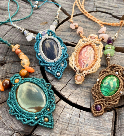 colgantes macrame piedras naturales